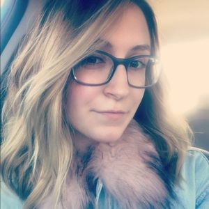 Meet your Posher, Delia